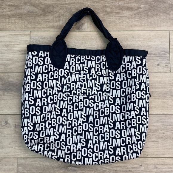 Marc Jacob’s | Tate Tote | Quilted Nylon Large Tote Bag - Picture 11 of 16